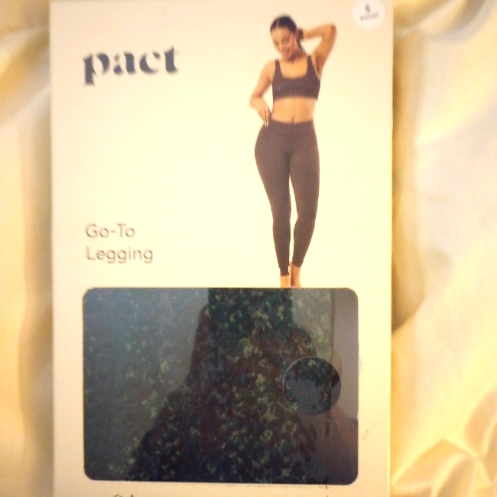 Pact go to legging size small